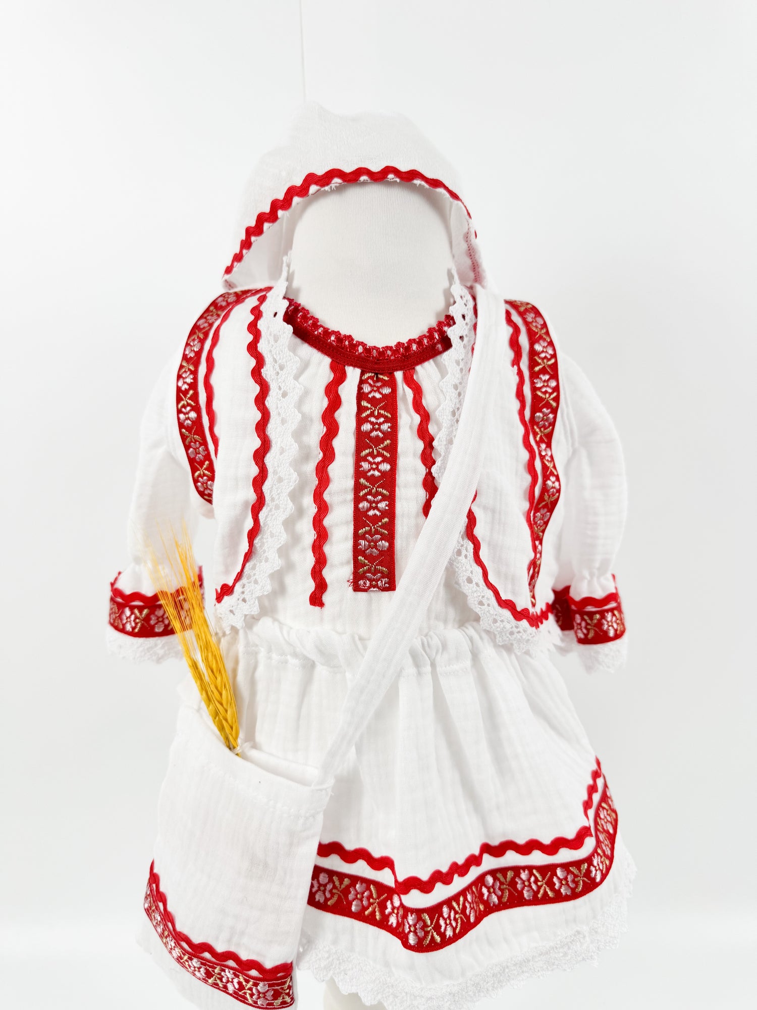 Set hainute traditionale pentru bebelusi - Caramela