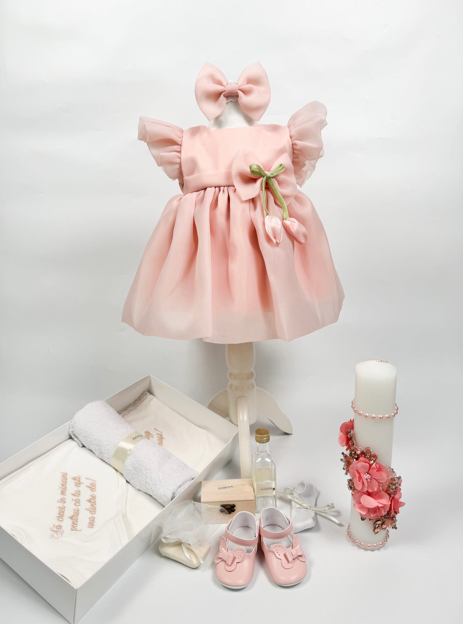 Set Botez Complet 11 Piese: Rochita Bumbac, Trusou Hand-Made si Lumanare - Allegra