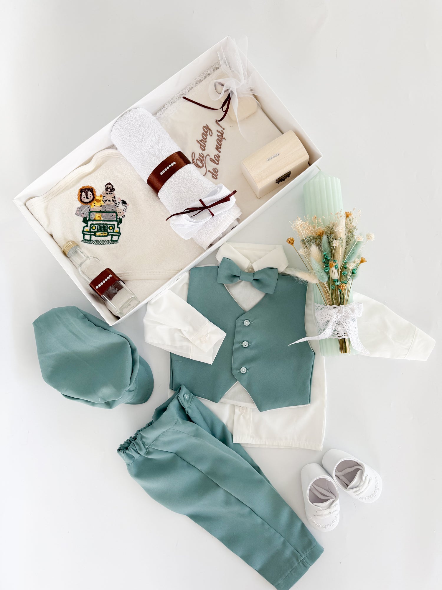 Trusou Botez Hand Made si Set Hainute din Materiale Antialergice - Claudiu