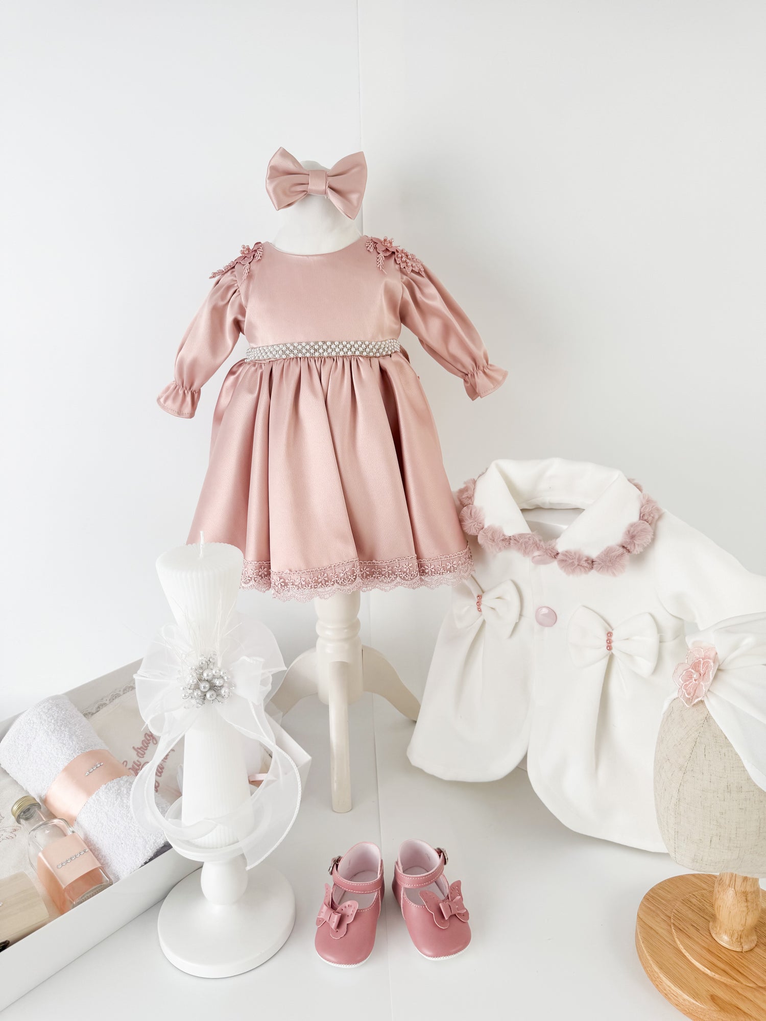 Set botez personalizat cu rochita, trusou complet si lumanare personalizata manual - Anes