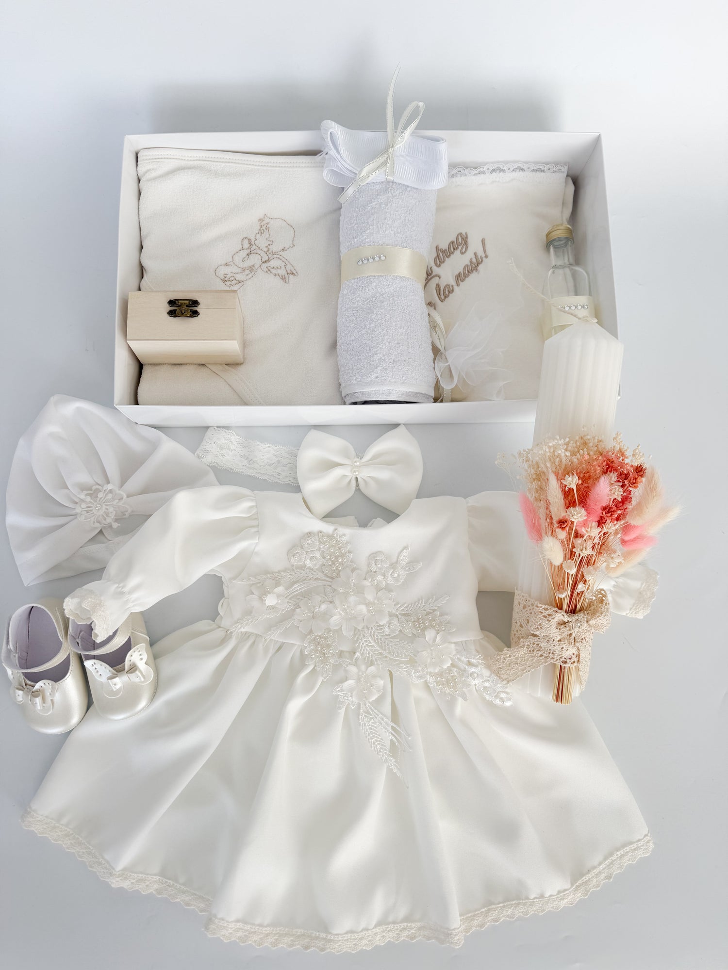 Trusou Botez Hand Made si Tinuta Completa din Materiale Antialergice - Lucica