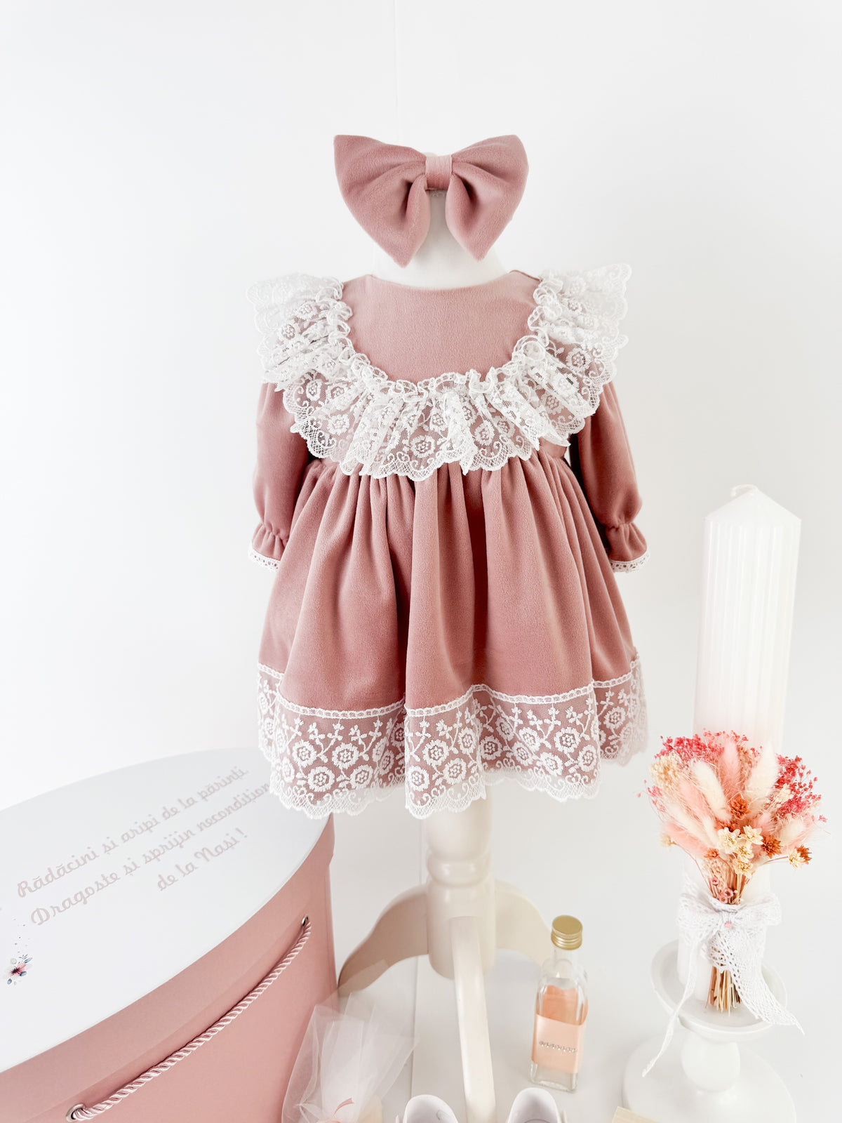 Set botez personalizat cu rochita, trusou complet si lumanare personalizata manual - Dya