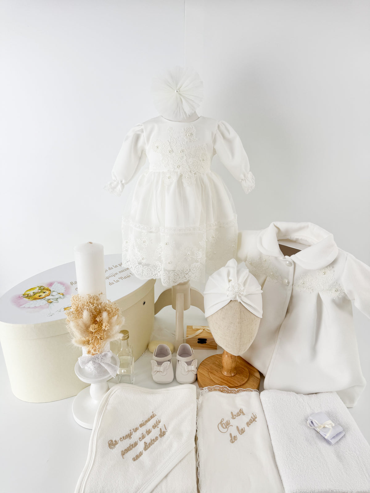 Set botez personalizat cu rochita, trusou complet si lumanare personalizata manual - Elenuta