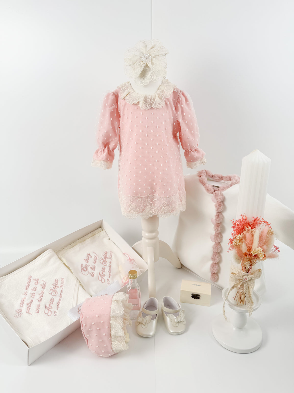 Set botez personalizat cu rochita, trusou complet si lumanare personalizata manual - Marioara
