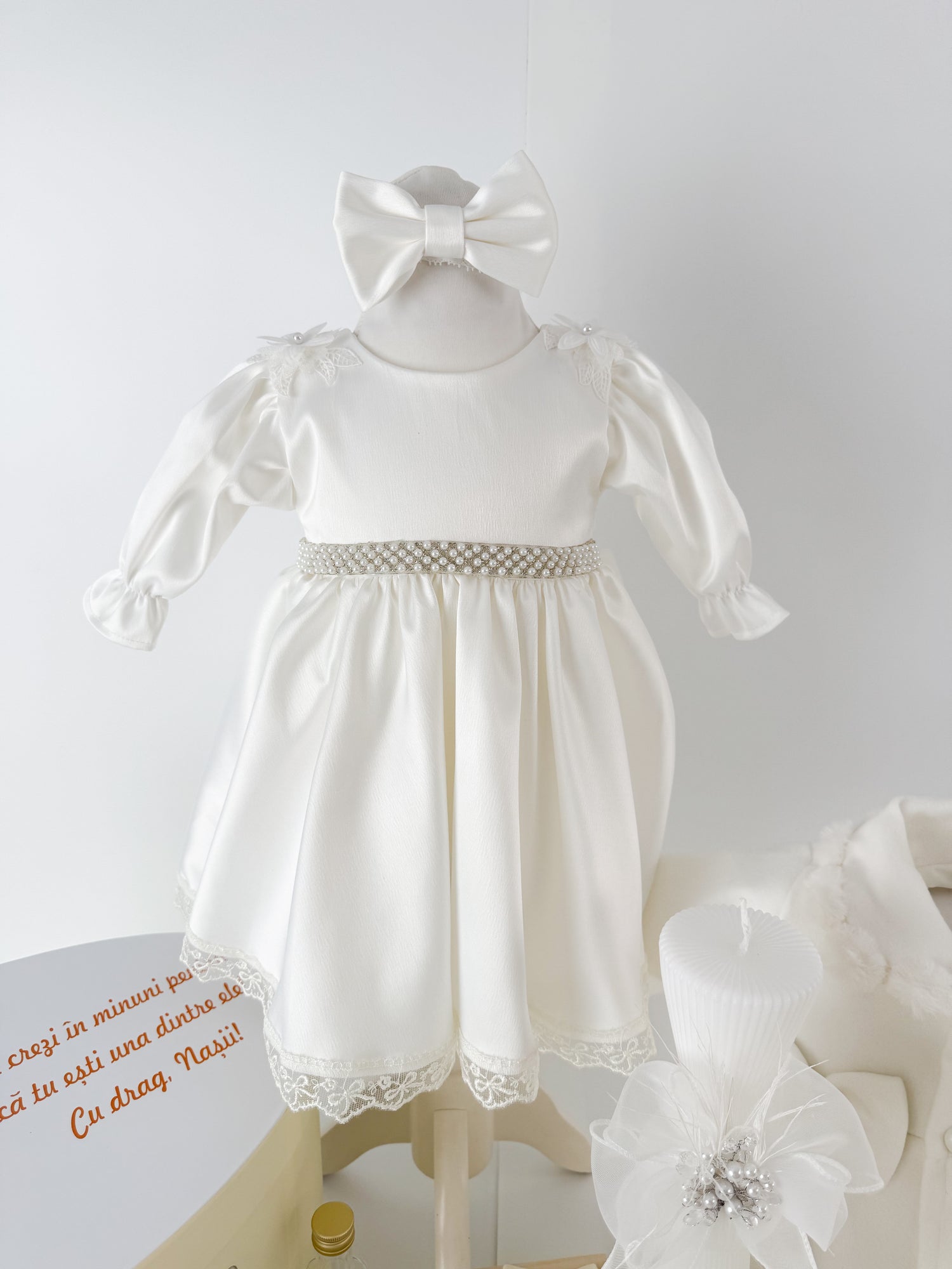 Set botez personalizat cu rochita, trusou complet si lumanare personalizata manual - Cristina