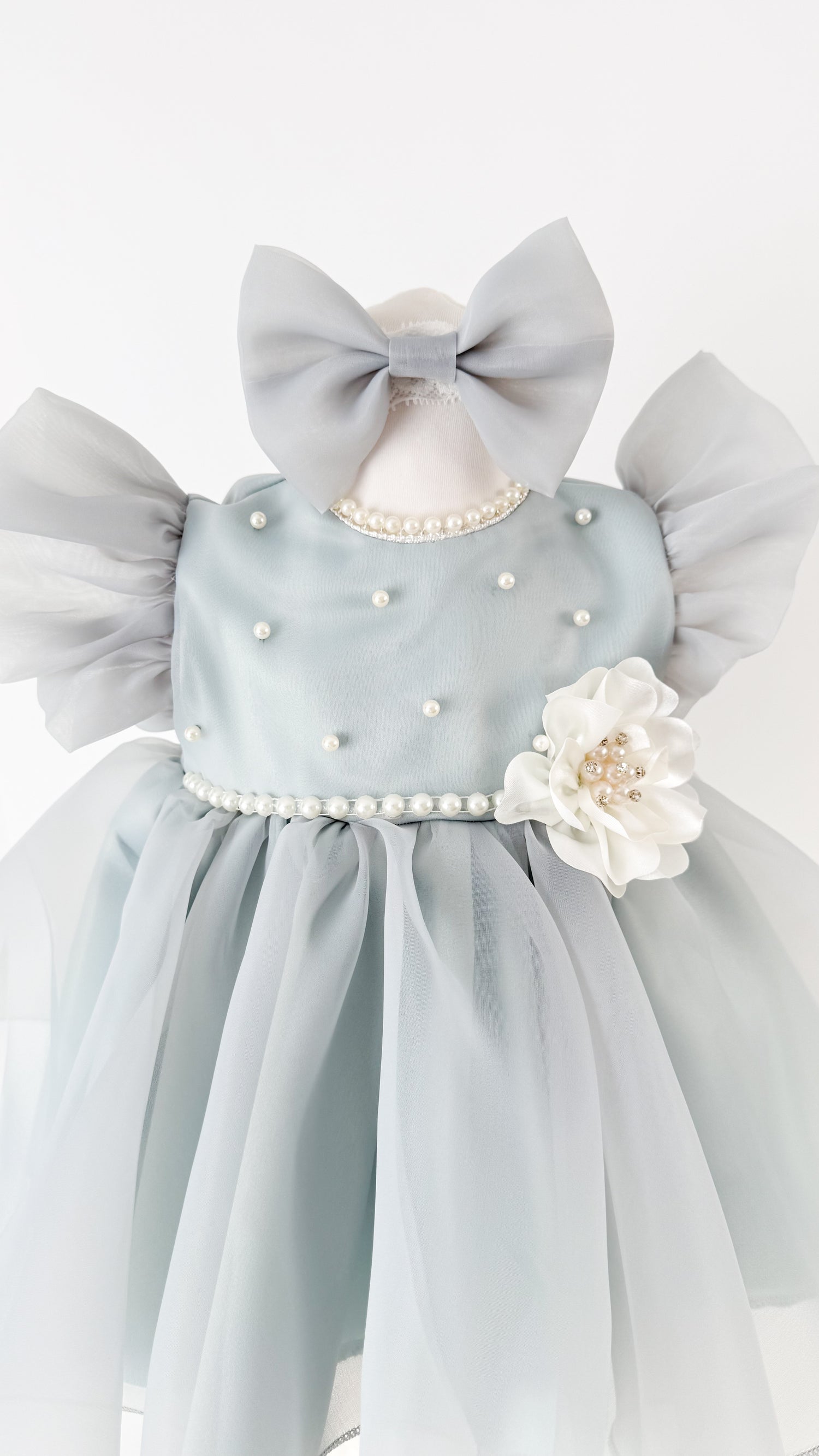 Trusou botez hand made cu rochita, lumanare si accesorii elegante - Madalena