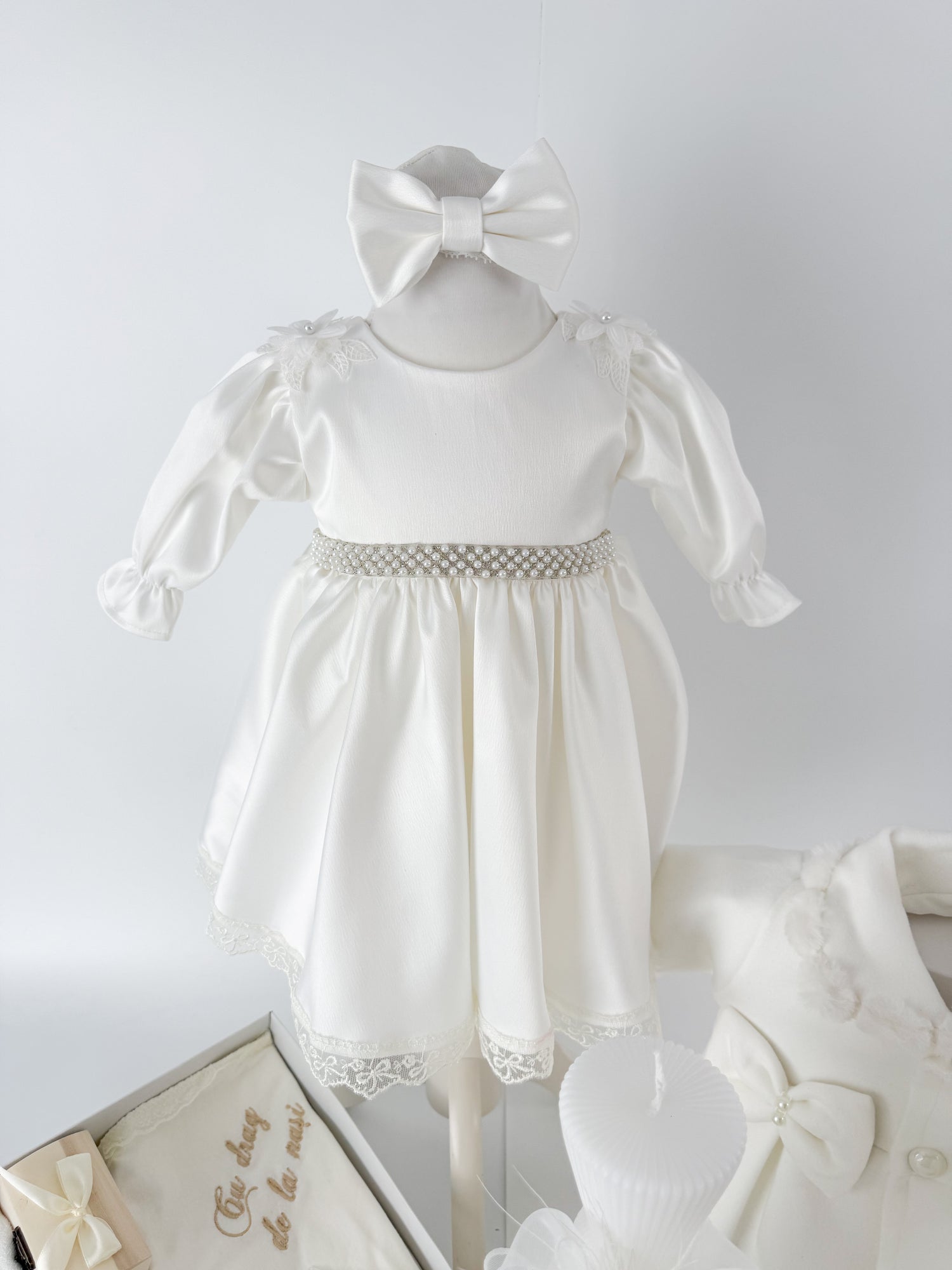 Set botez personalizat cu rochita, trusou complet si lumanare personalizata manual - Cristinuta