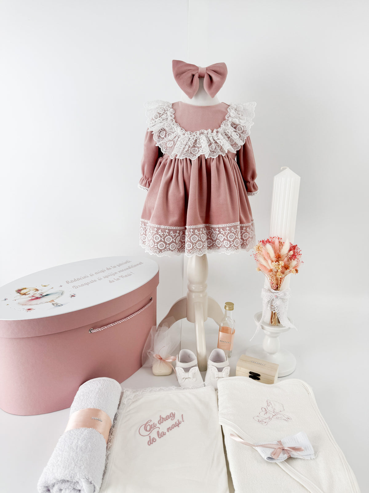 Set botez personalizat cu rochita, trusou complet si lumanare personalizata manual - Dya