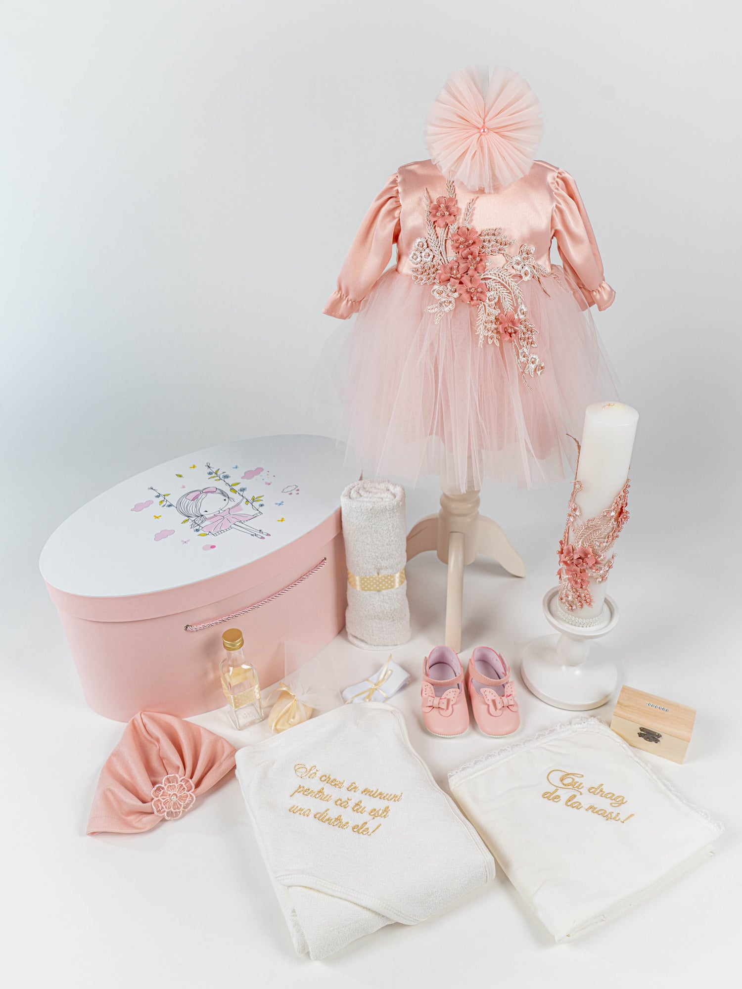Trusou Botez Hand-made Complet cu Rochita Roz, Lumanare si Cutie Personalizata - Eleonora
