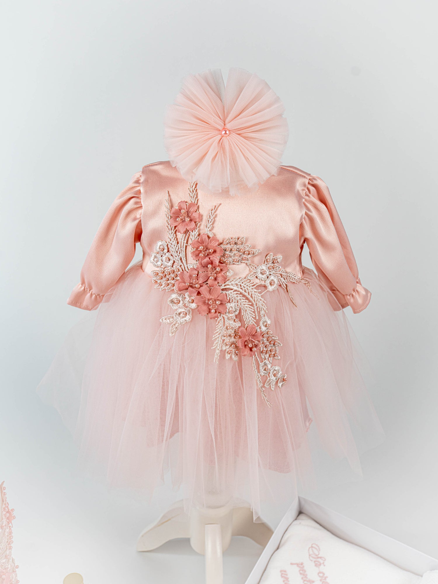 Trusou Botez Hand-made Complet cu Rochita Roz si Cutie Depozitare Transparenta - Costanza