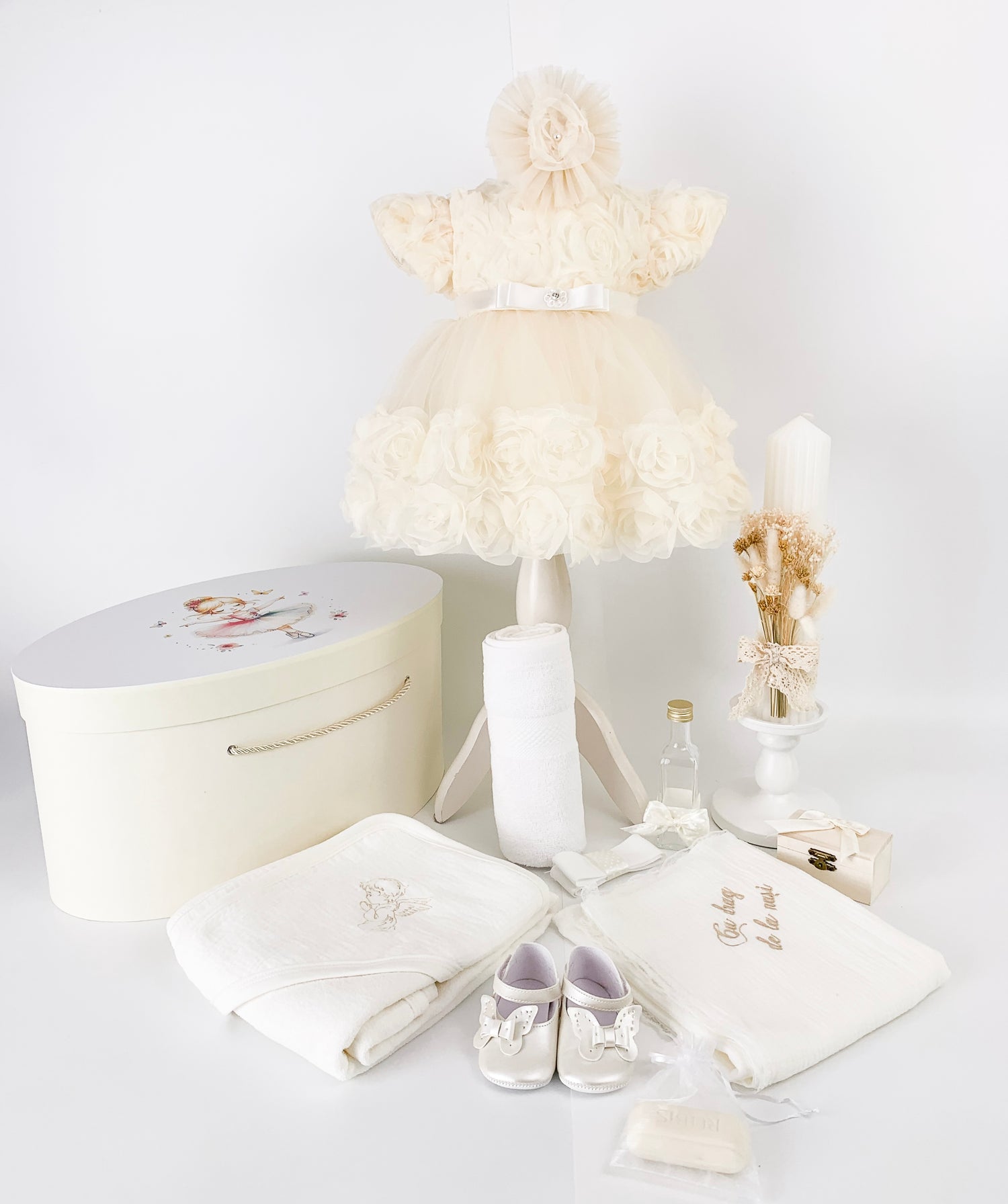 Set botez personalizat cu rochita, trusou complet si lumanare lucrata manual  - Gineva