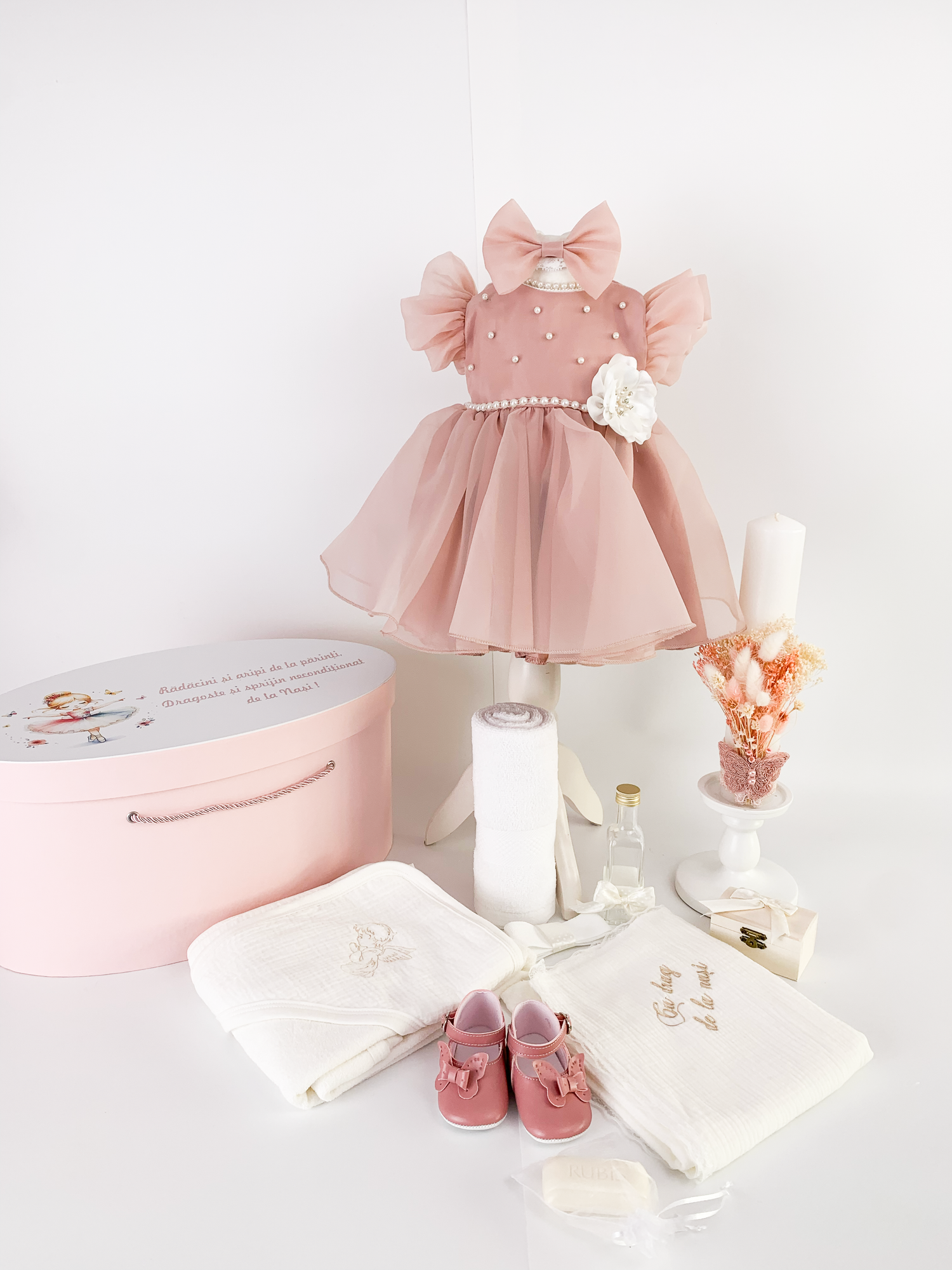 Set botez personalizat cu rochita, trusou complet si lumanare lucrata manual  - Clotilde