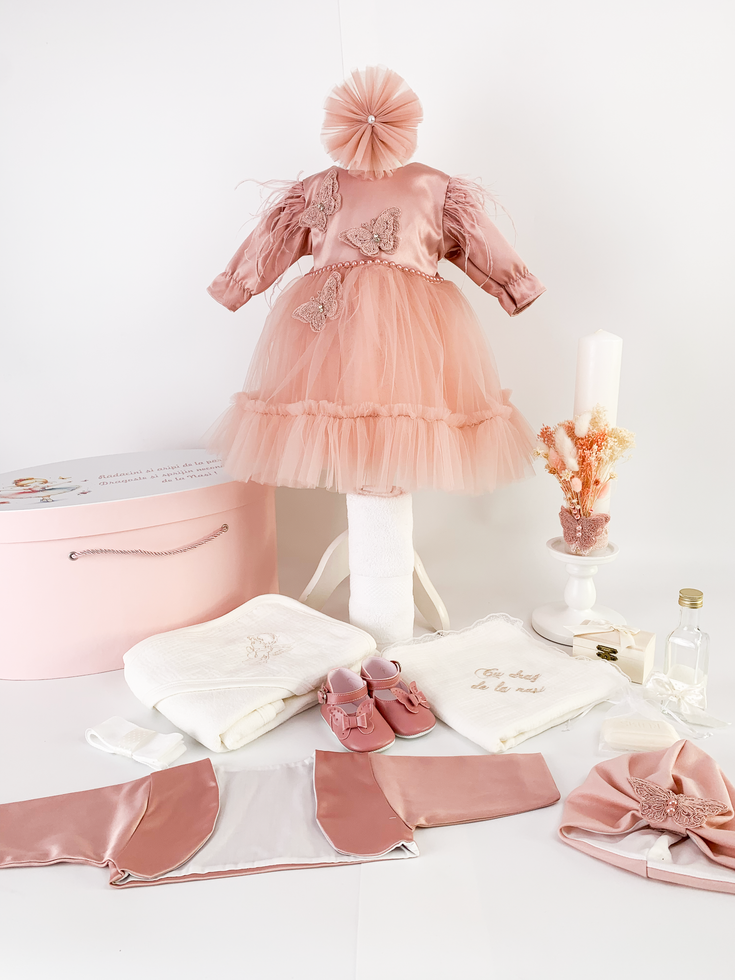 Set botez personalizat cu rochita, trusou complet si lumanare lucrata manual - Olimpia