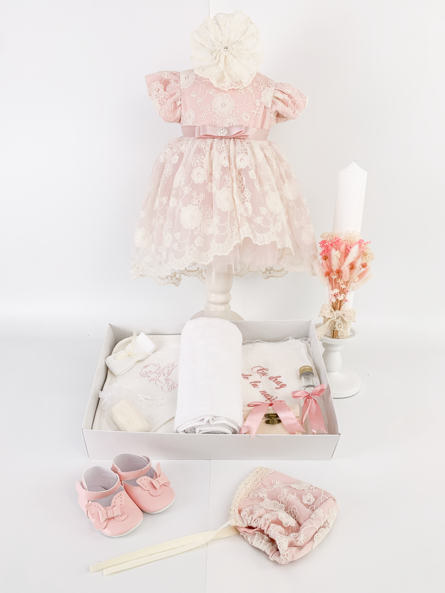 Set botez personalizat cu rochita, trusou complet si lumanare ceara naturala - Beatris