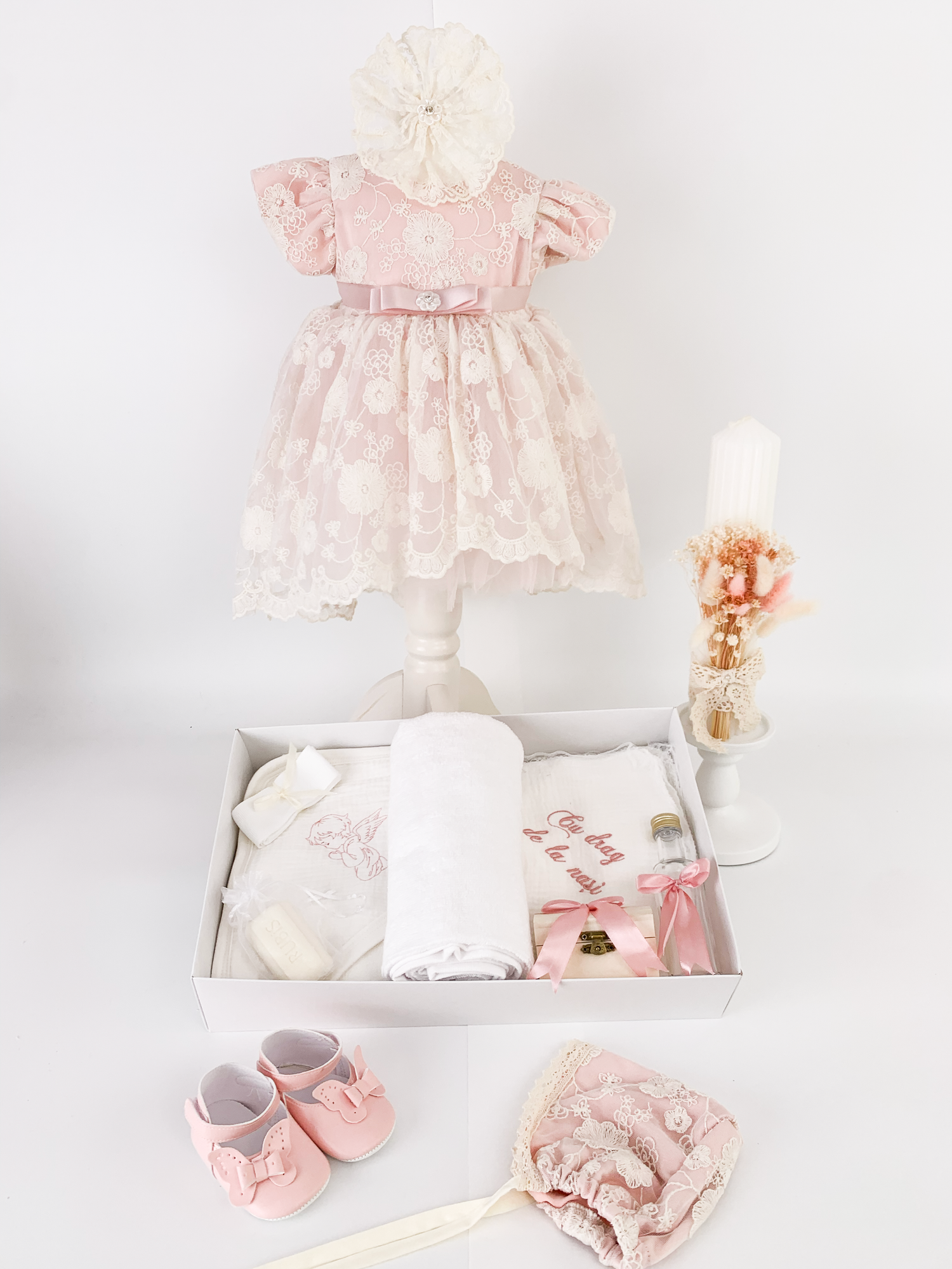 Set botez personalizat cu rochita, trusou complet si lumanare lucrata manual - Nadia