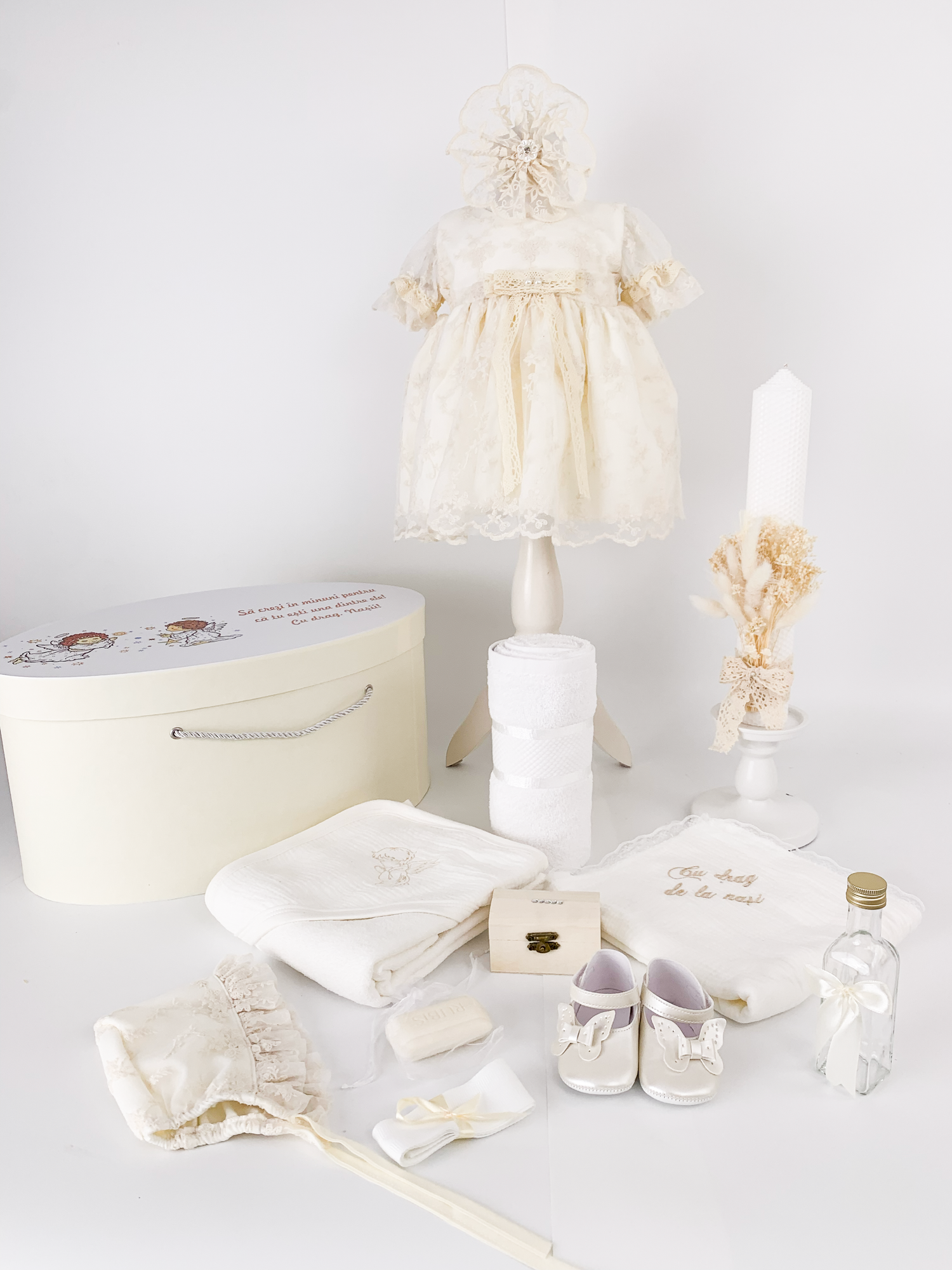 Set botez personalizat cu rochita, trusou complet si lumanare ceara naturala - Inez