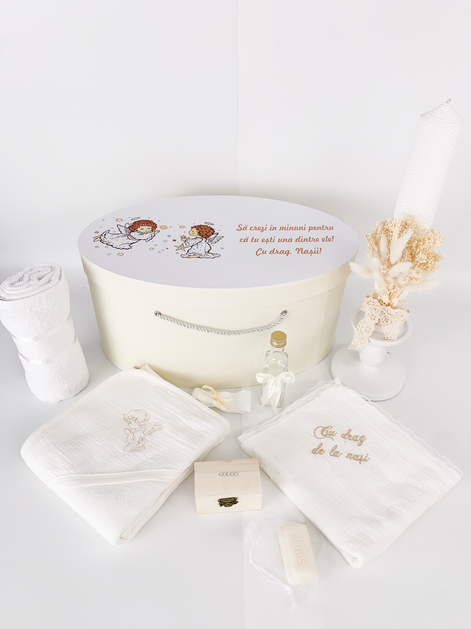 Set botez muselina cu trusou complet, cufar si lumanare ceara naturala - Viki
