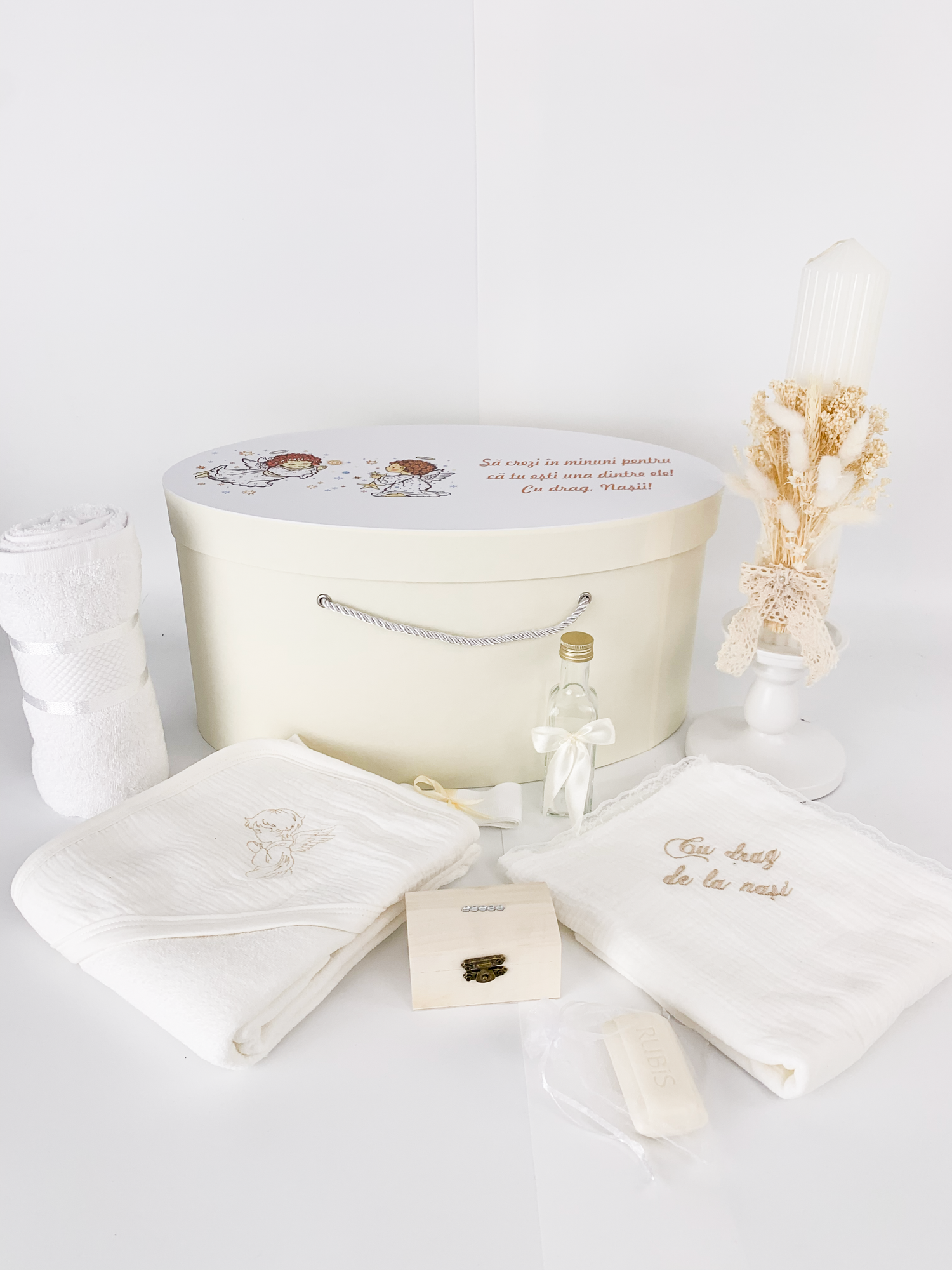 Set botez muselina cu trusou complet, cufar si lumanare lucrata manual - Alesia