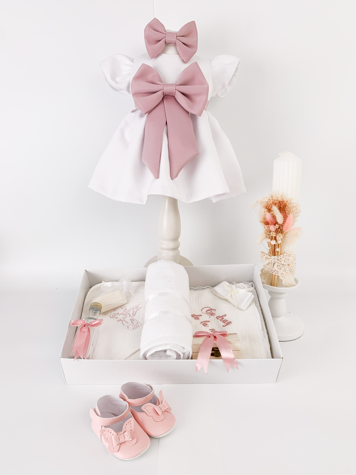 Set botez personalizat cu rochita, trusou complet si lumanare lucrata manual - Anelys