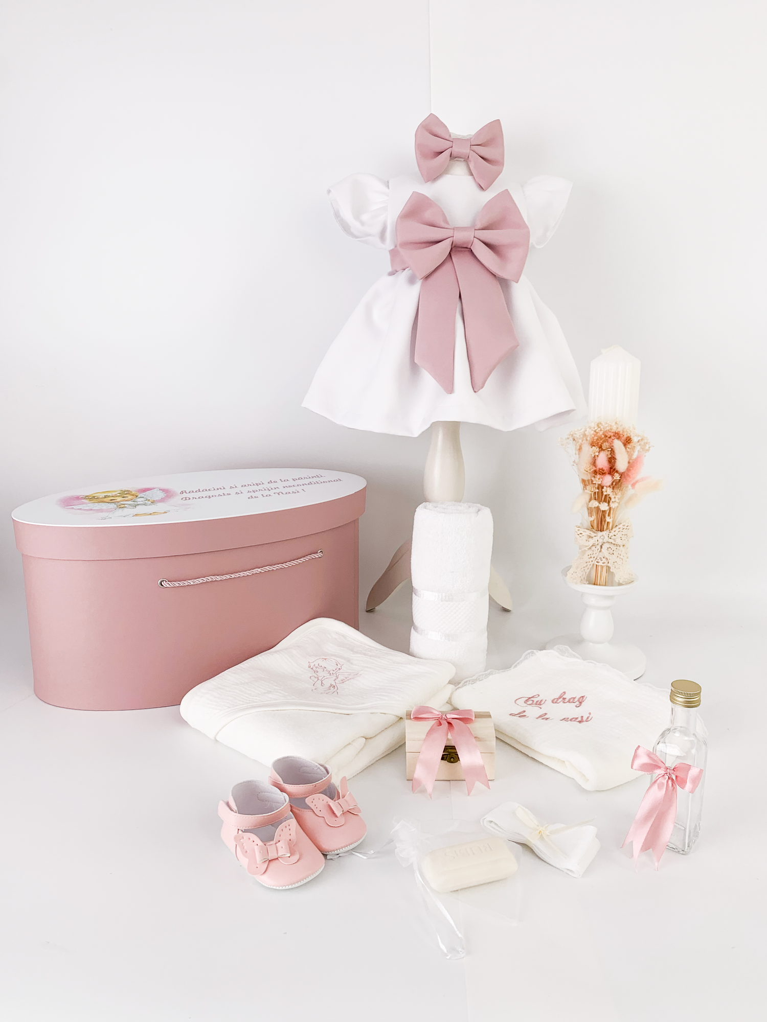 Set botez personalizat cu rochita, trusou complet si lumanare lucrata manual - Dalia