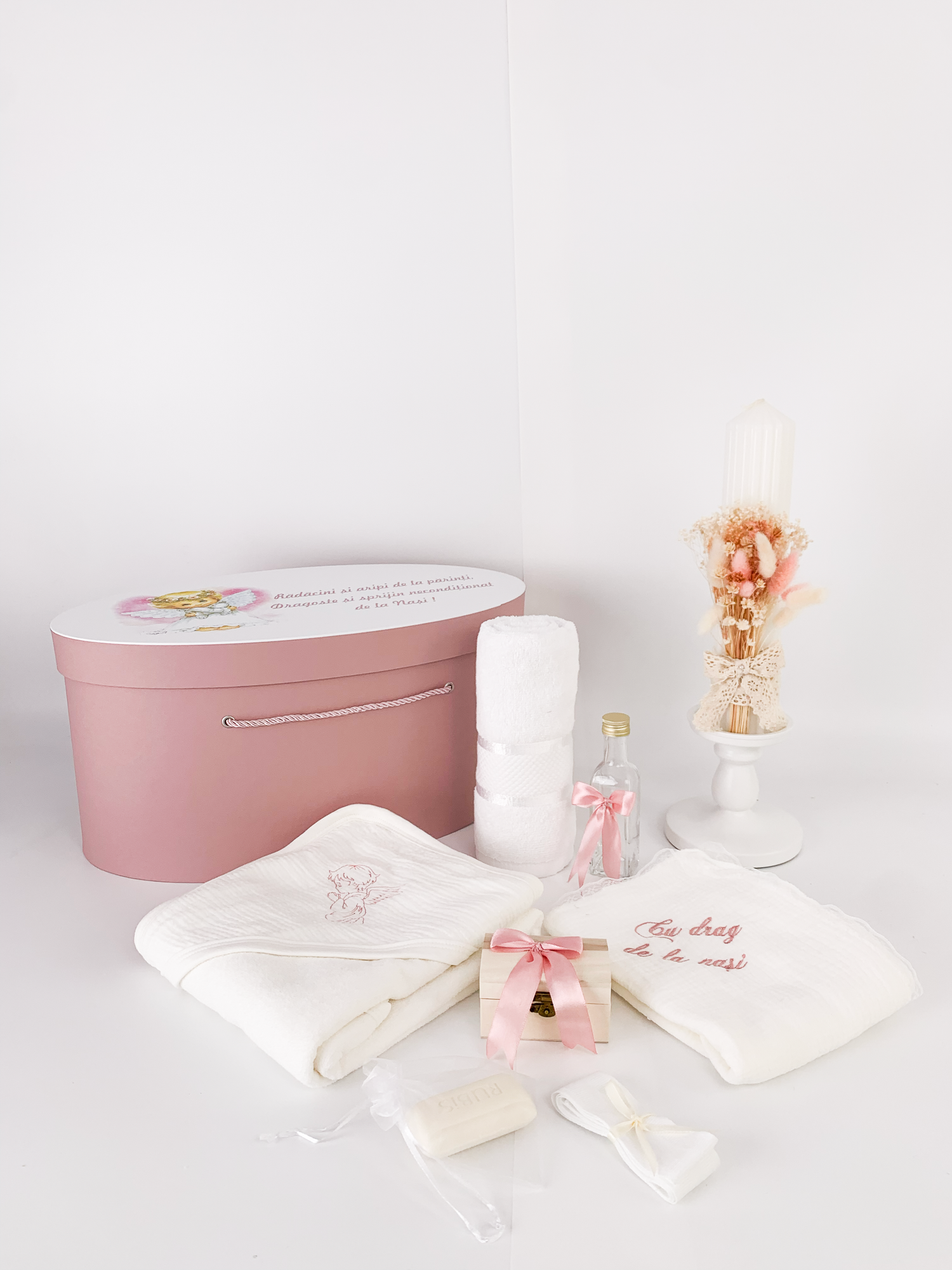 Set botez muselina cu trusou complet, cufar si lumanare lucrata manual - Vivienuta