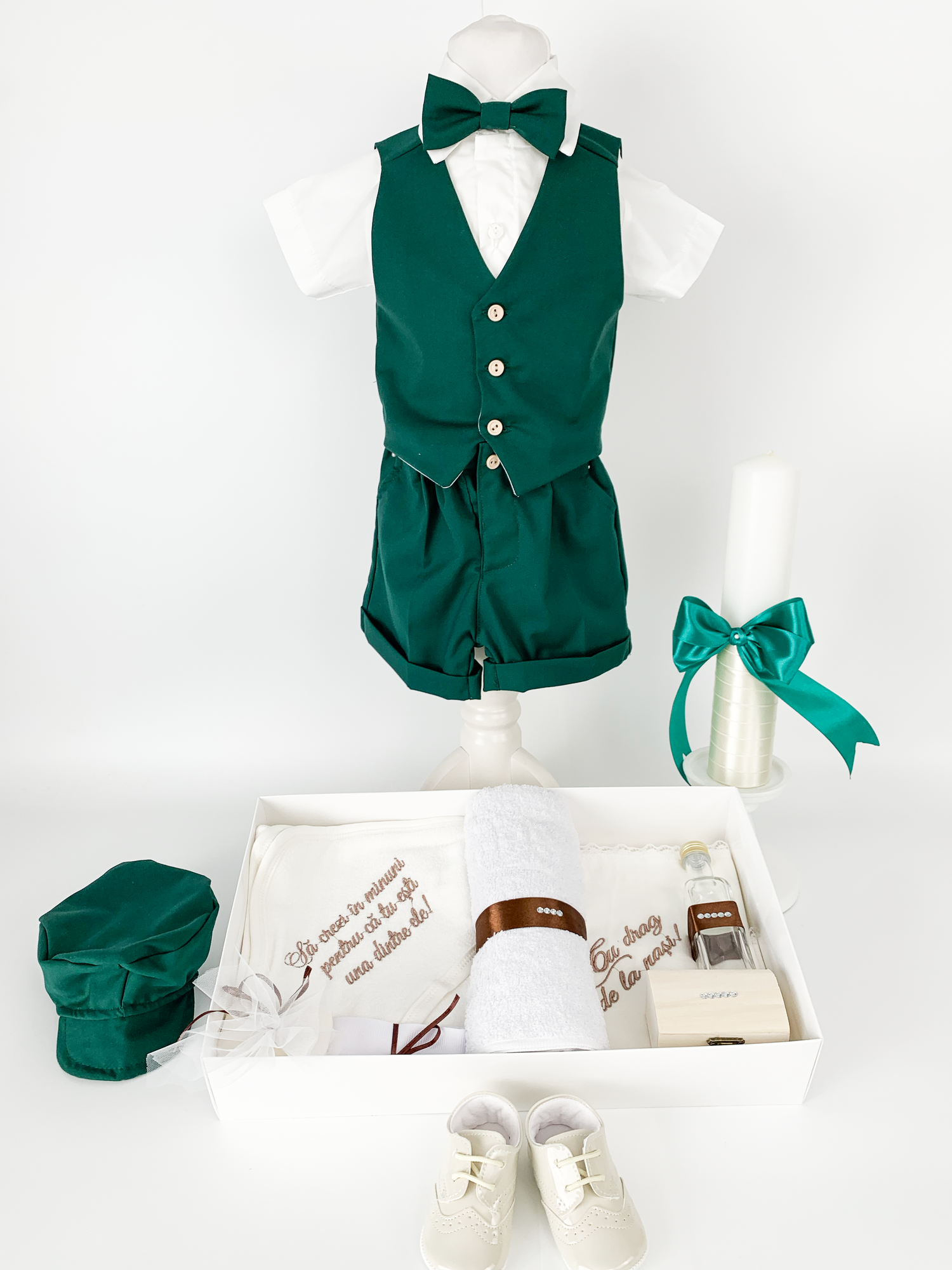 Set botez complet cu trusou personalizat si lumanare lucrata manual - Alesio