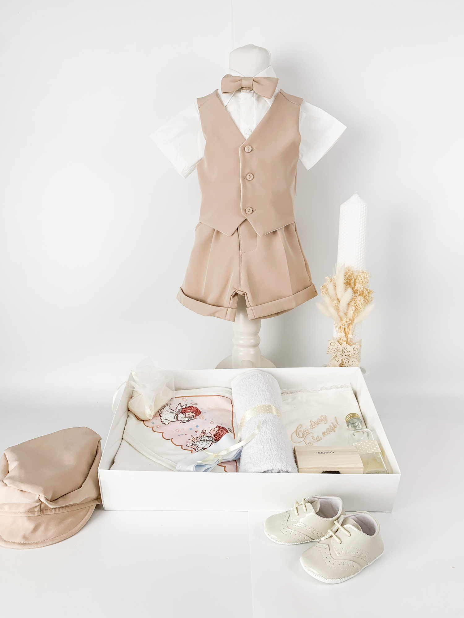 Set botez complet cu trusou personalizat si lumanare ceara naturala - Luis