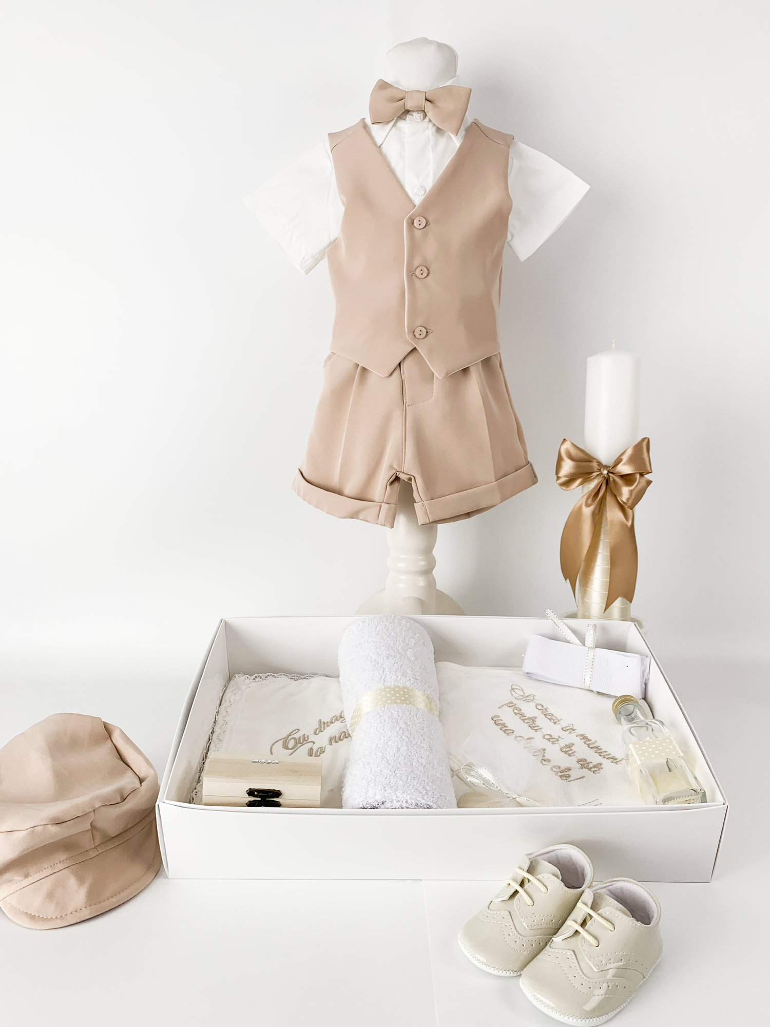 Set botez complet cu trusou personalizat si lumanare lucrata manual - Nicolas