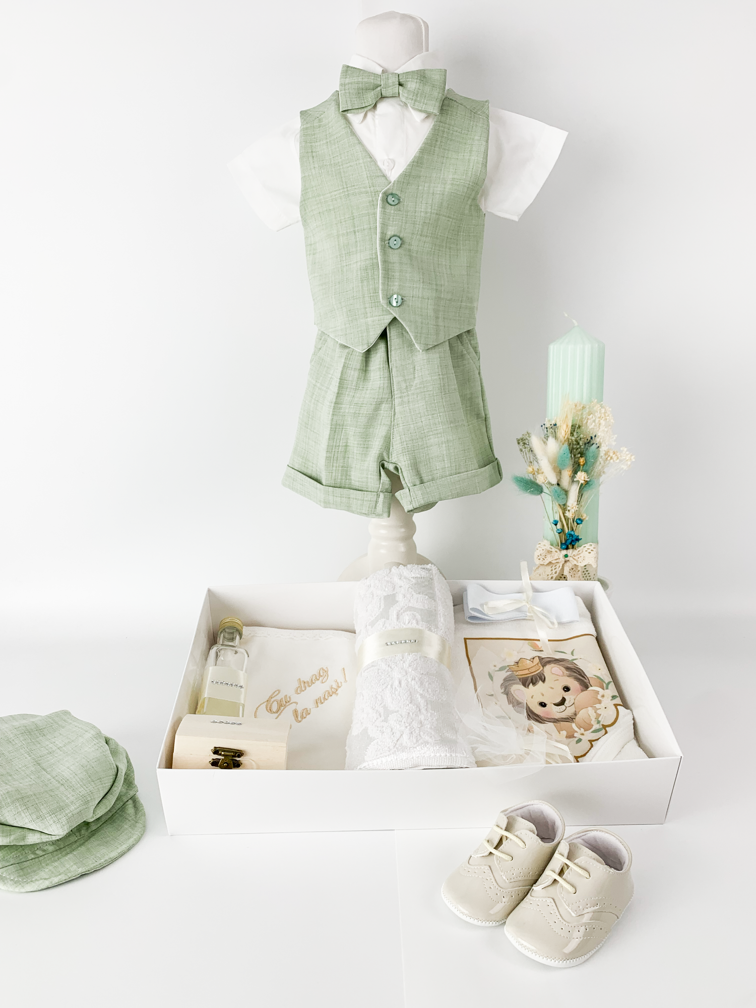 Set botez complet cu trusou personalizat si lumanare lucrata manual - Martin