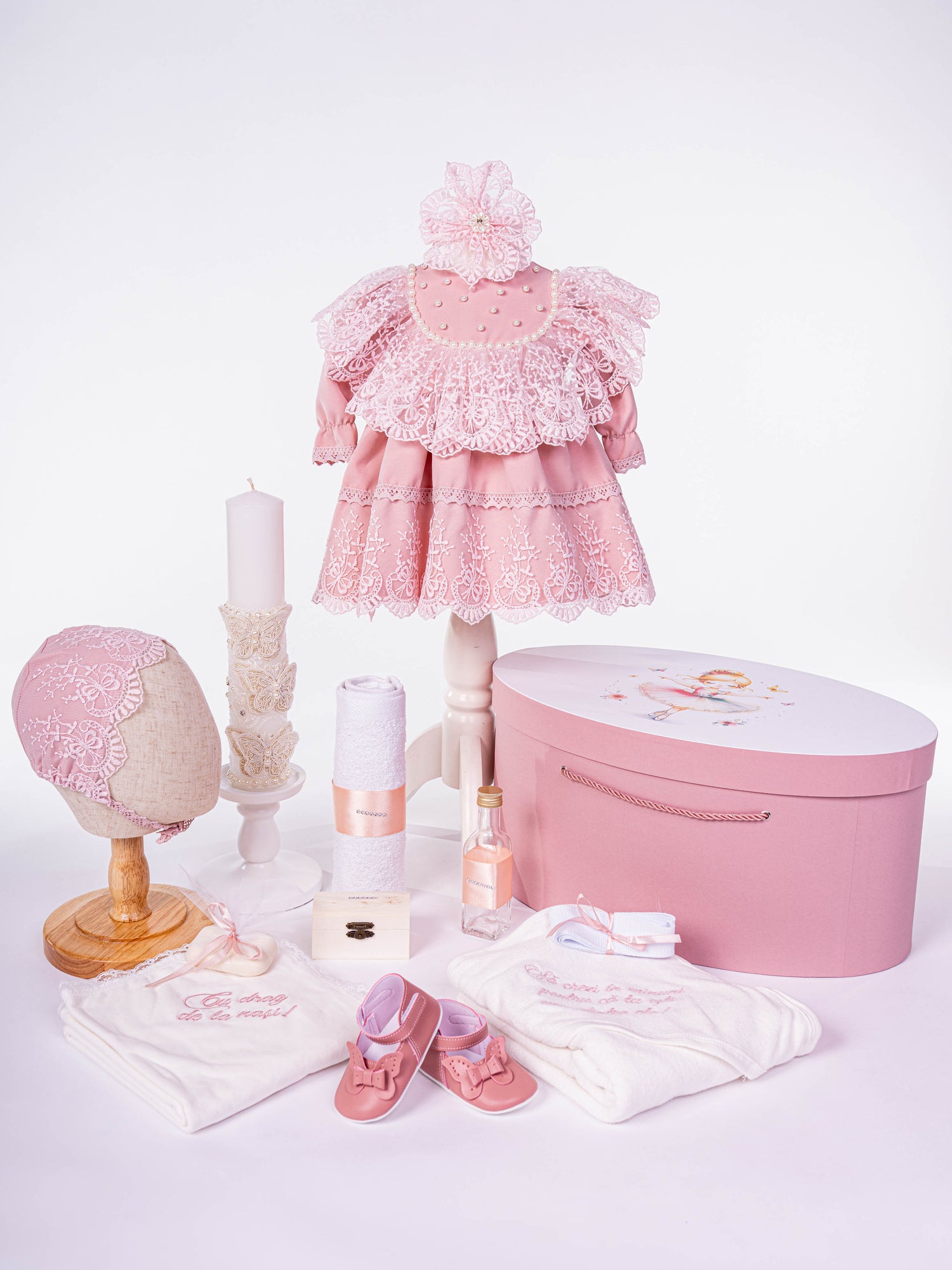 Set botez 13 piese cu rochita, trusou hand made si lumanare personalizata - Gisela