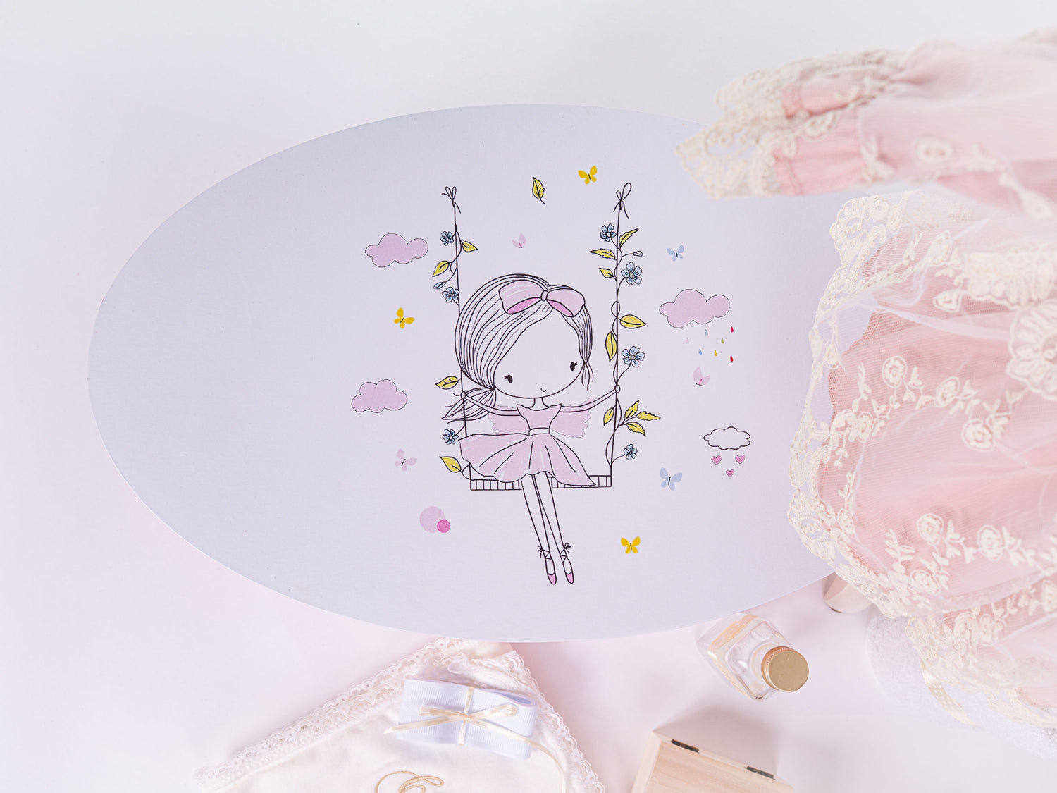 Set Botez 13 Piese: Rochita, Trusou Hand-Made si Cufar Personalizat - Blanca
