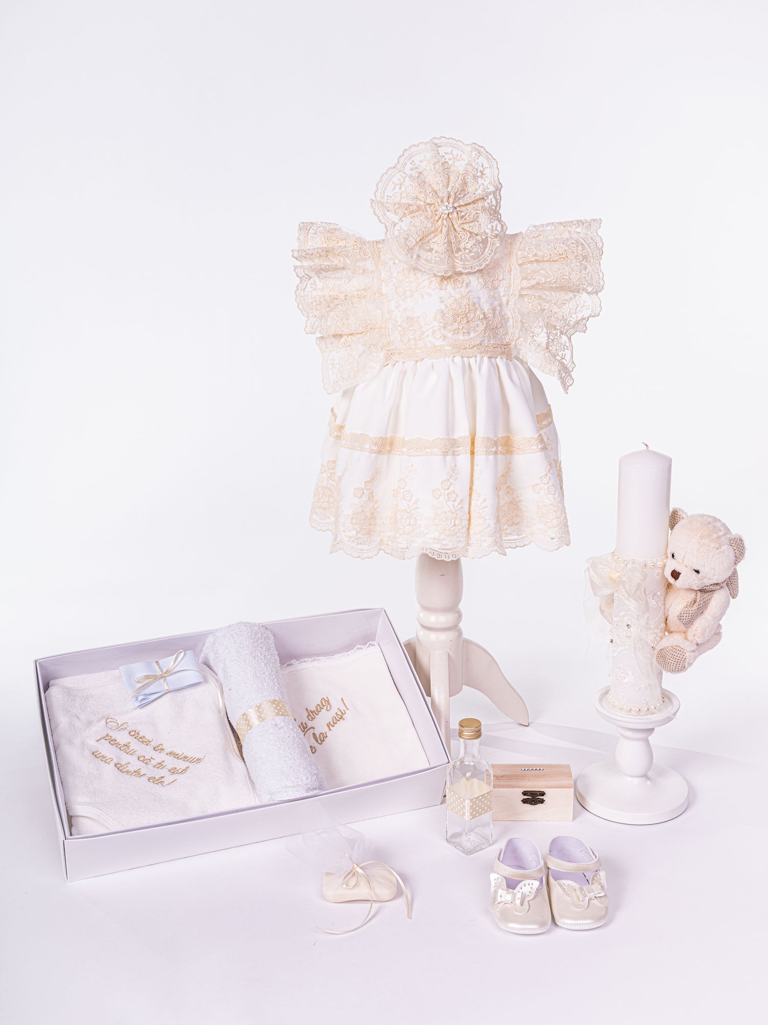 Set Botez Complet: Rochita, Trusou Hand-Made si Lumanare - Federica