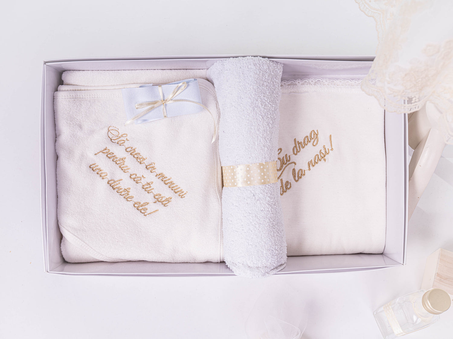 Set Botez Complet: Rochita, Trusou Hand-Made si Lumanare - Federica