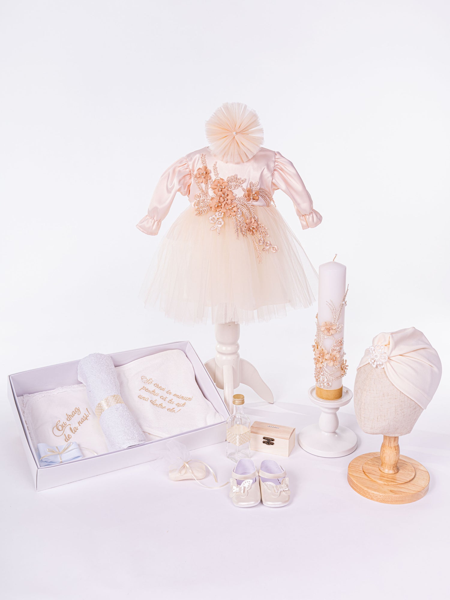 Set Botez Complet: Rochita, Trusou Hand-Made si Lumanare - Letizia
