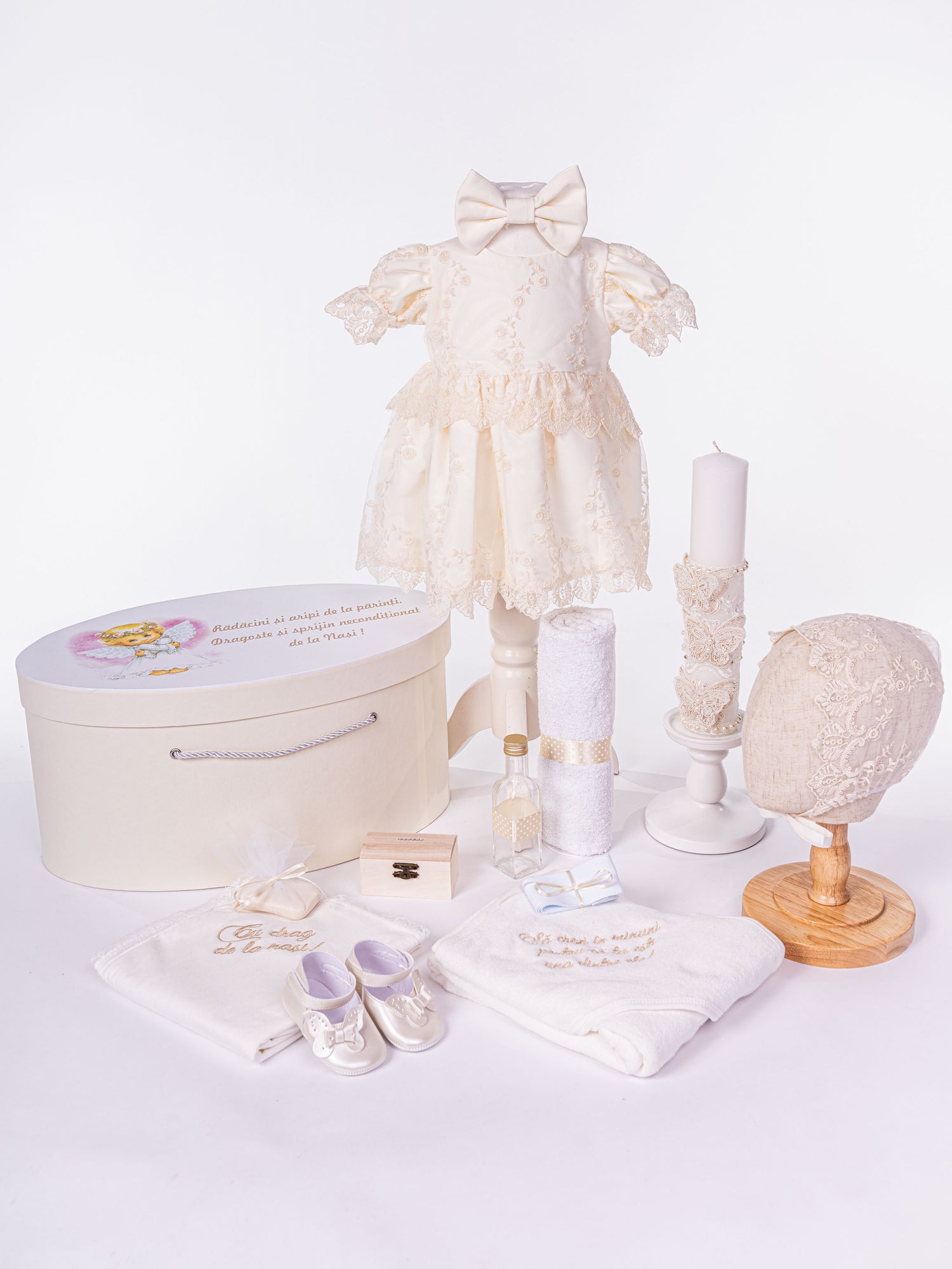 Set Botez 12 Piese: Rochita, Trusou Hand-Made si Cufar Personalizat  - Aitana