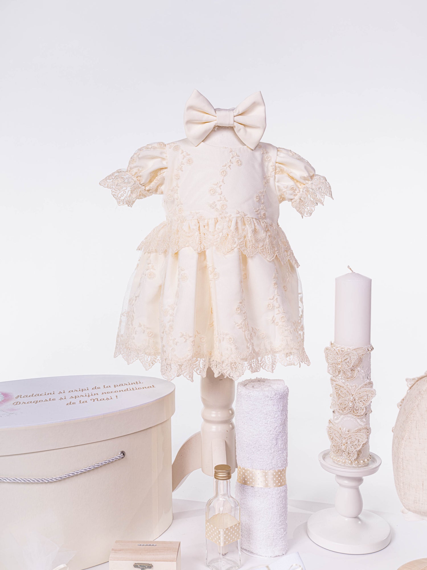 Set Botez 12 Piese: Rochita, Trusou Hand-Made si Cufar Personalizat  - Aitana