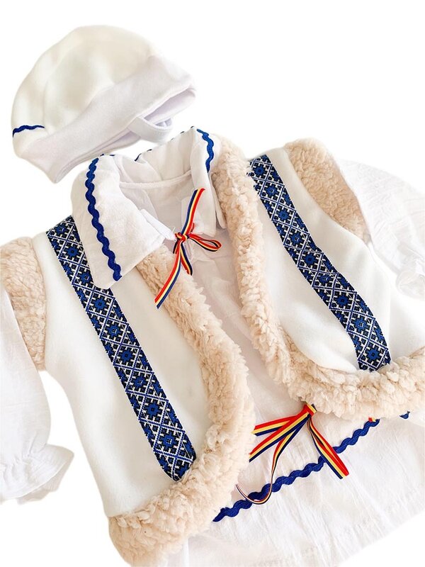 Costum baiat traditional Calin