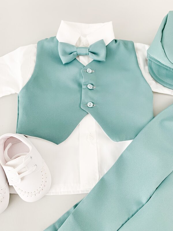 Costum botez baiat Caius