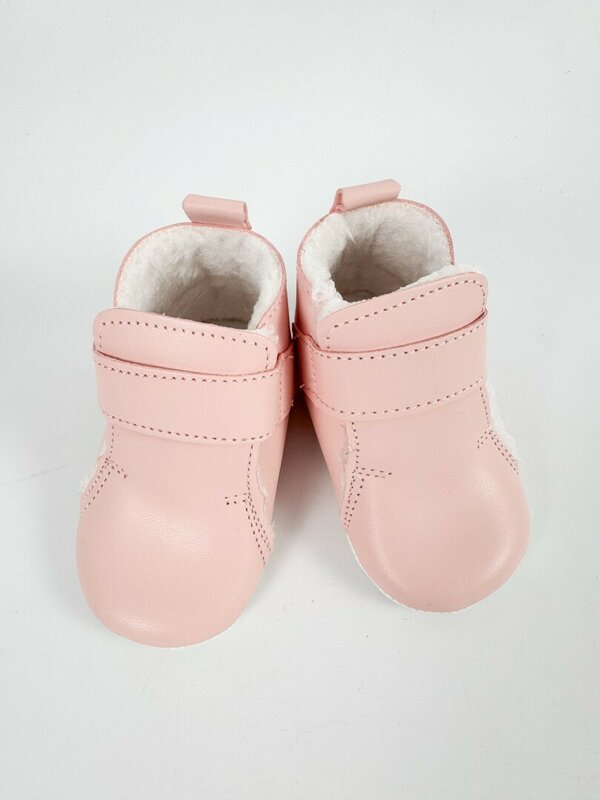 Ghetute fetita roz imblanite