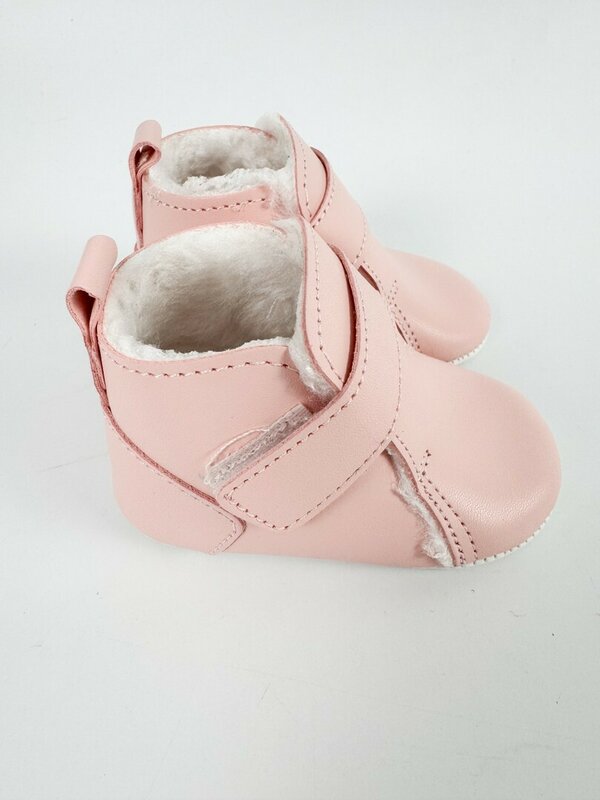 Ghetute fetita roz imblanite