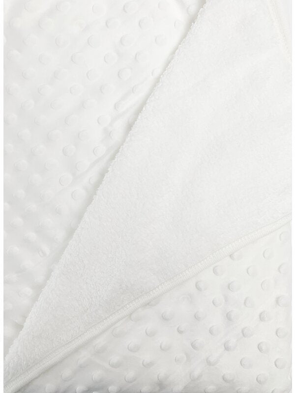 Patura bebelusi pufoasa cu bulinute - alb
