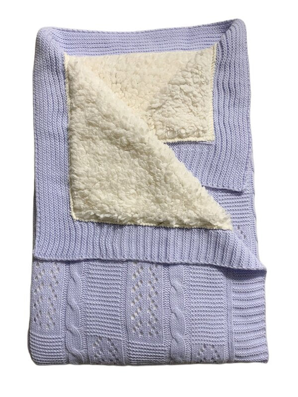 Patura crosetata bleu