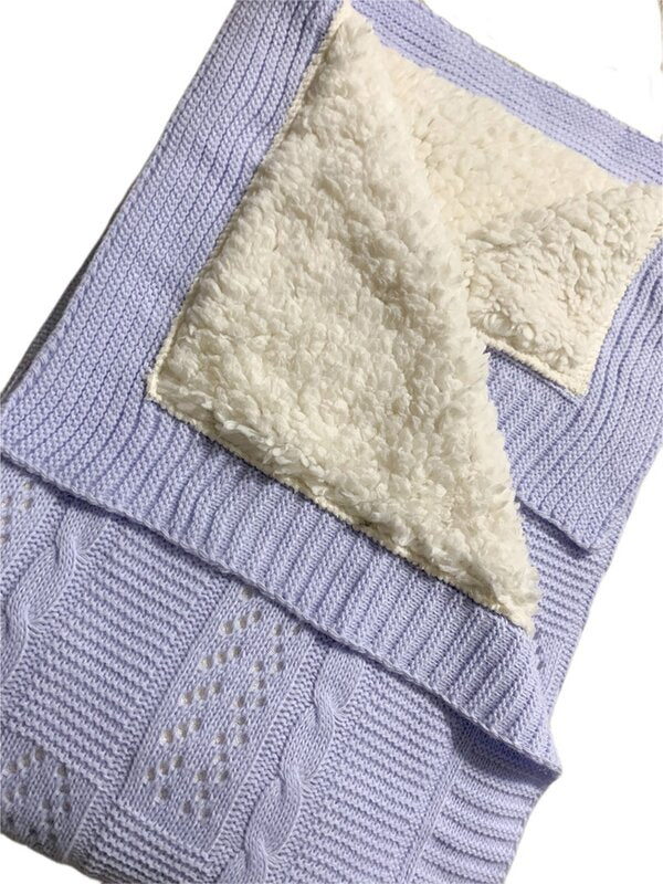 Patura crosetata bleu