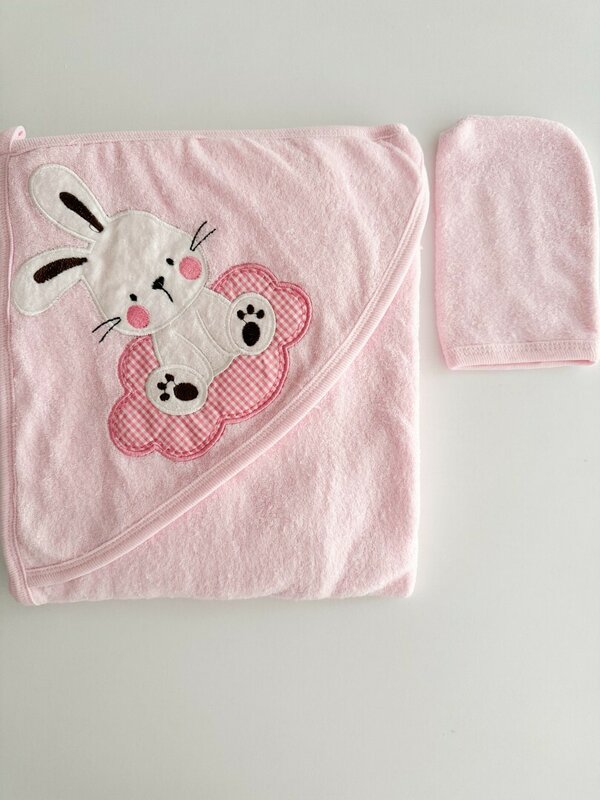 Prosop fetita roz cu iepuras