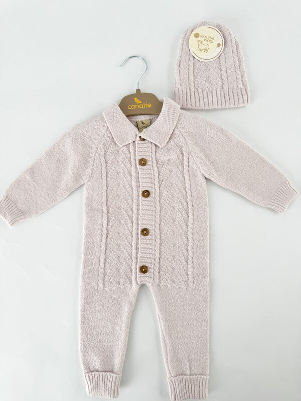 Salopeta fetita roz cu caciulita