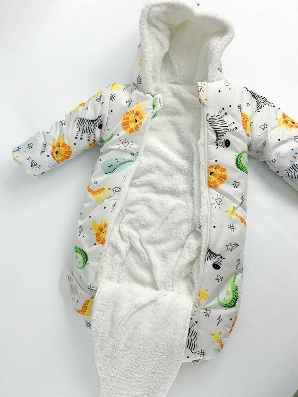 Salopeta iarna fetita alba