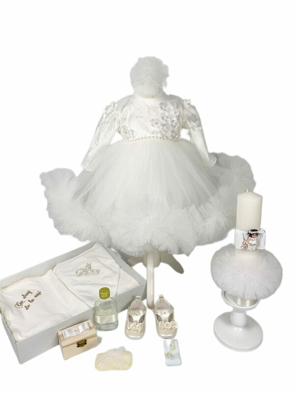 Set botez fetita alb cu flori si perle