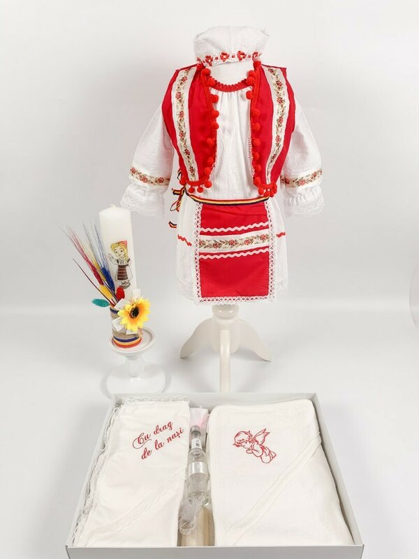 Set traditional botez fetita