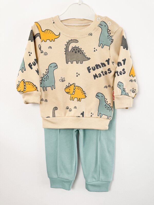 Trening baiat cu dinozauri