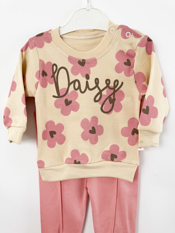 Trening fetita cu floricele